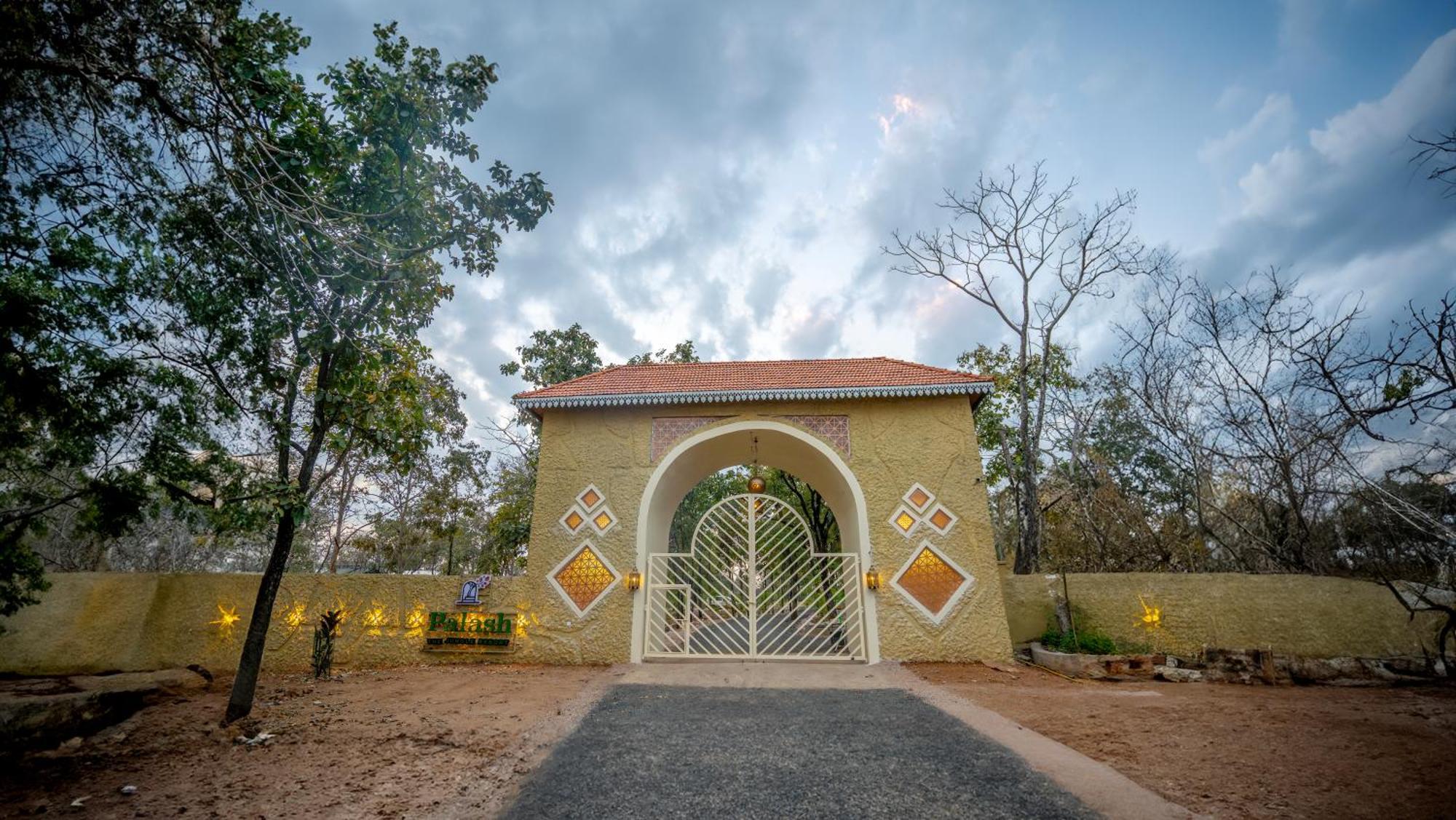Palash The Jungle Resort Gondia Exterior photo